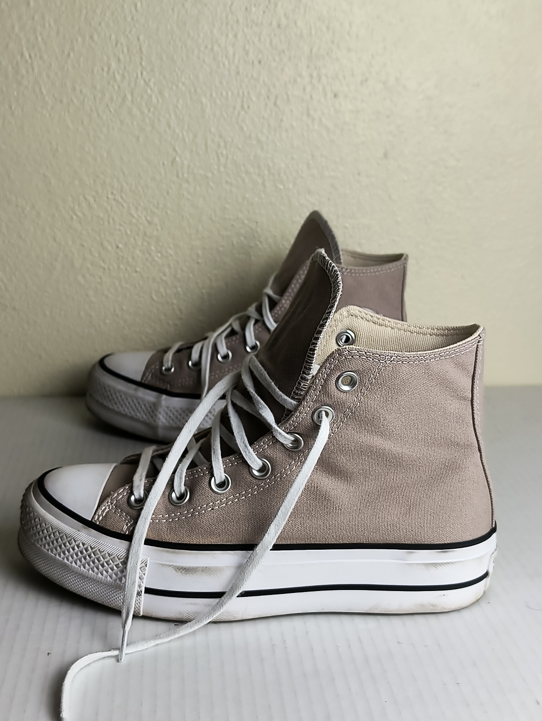 Chunk Taylor Converse AllStar Size 7 Taupe HighTop Sneakers